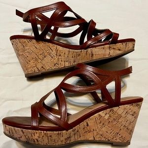 Brown cork wedges
